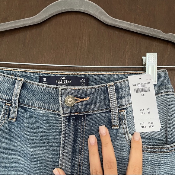 NWT Hollister Ultra High Rise Medium Wash Dad Jeans - Picture 4 of 8